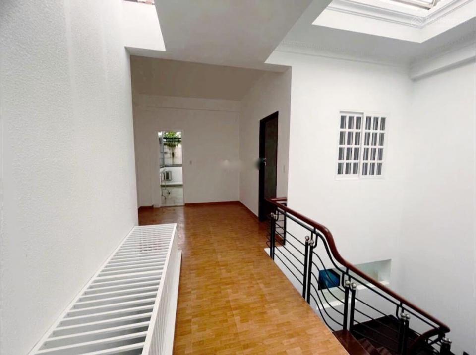 Sở hữu ngay nhà sổ riêng 3 tầng, 65 m2 tại Đường Bùi Văn Ba - Tân Thuận Đông - Quận 7, giá 1,8 tỷ - Ảnh 1