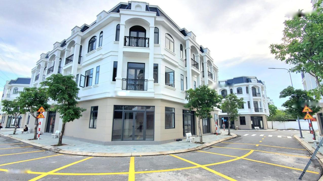 Bán liền kề, biệt thự 3 tầng, 60 m2, giá 3,9 tỷ tại Đường Bình Chuẩn 34 - Thuận An - Bình Dương