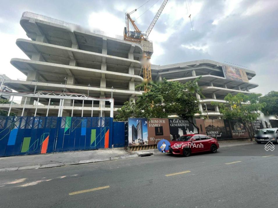 Chuyển nhượng căn nhà mặt phố 5 tầng, 266 m2 tại Đường Nguyễn Trãi - Quận 1, giá 100 tỷ