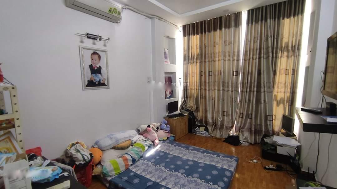 Cần bán ngay nhà đất 5 tầng, 40 m2, mặt tiền 4m tại Đường Cách Mạng Tháng Tám, giá 5,85 tỷ