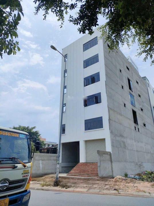 Cần bán nhanh nhà mặt phố 8 tầng, 315 m2 tại Đường Hà Huy Giáp - Quận 12, giá 33 tỷ