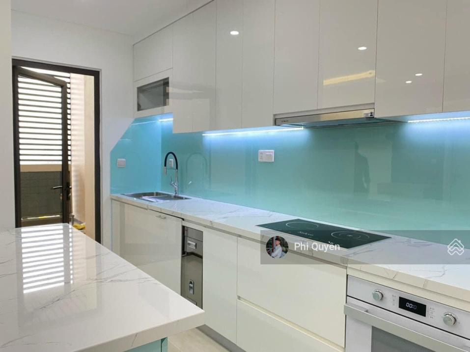 Cần bán gấp bán nhanh căn chung cư 2 phòng ngủ, 81 m2, giá 2,9 tỷ tại Tân Bình - TP Hồ Chí Minh