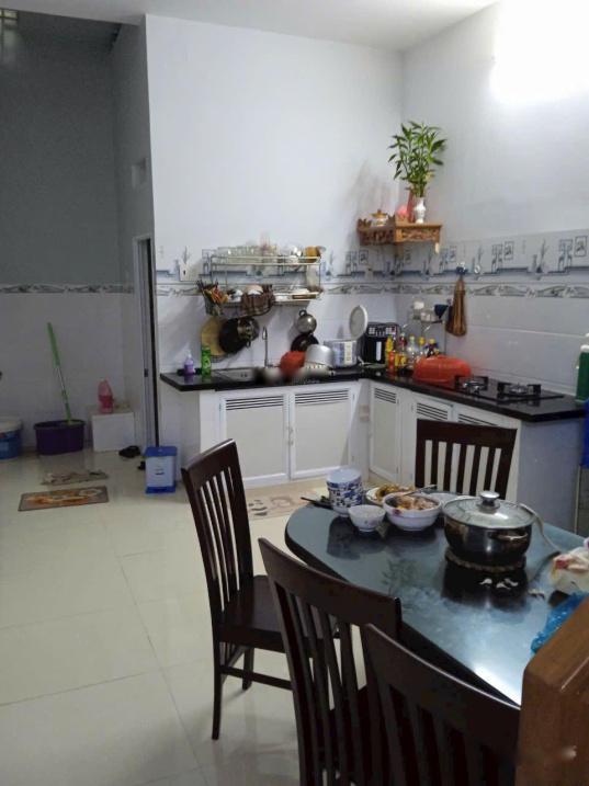 Cần bán gấp bán nhanh căn nhà đẹp 2 tầng, 54 m2, mặt tiền 4m tại Phố Phong Châu, giá 2,2 tỷ