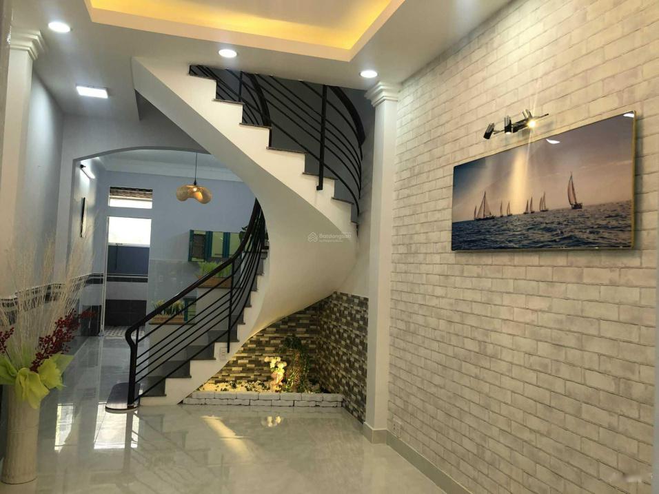 Cần bán gấp căn nhà riêng 3 tầng, 46 m2, mặt tiền 3m tại Đường Phạm Thế Hiển - Quận 8, giá 6,7 tỷ