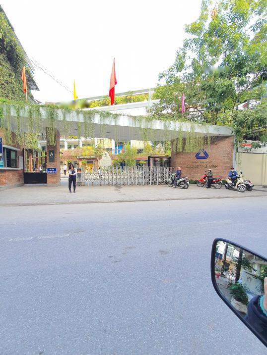 Cần bán nhà biệt thự liền lề 5 tầng, 101 m2, giá 16,5 tỷ tại Đường Yên Xá - Thanh Trì - Hà Nội