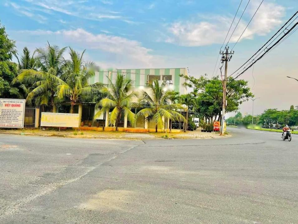 Nhà cần cho thuê văn phòng 8x22m