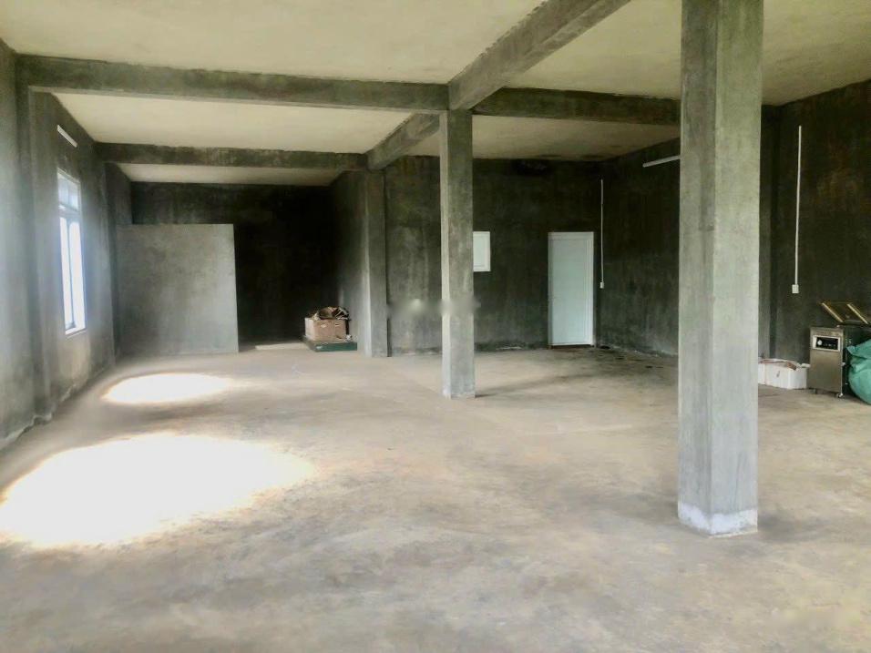 Cho thuê xưởng kho bãi 2300m2 tại km15 QL14 , Đăk Lăk