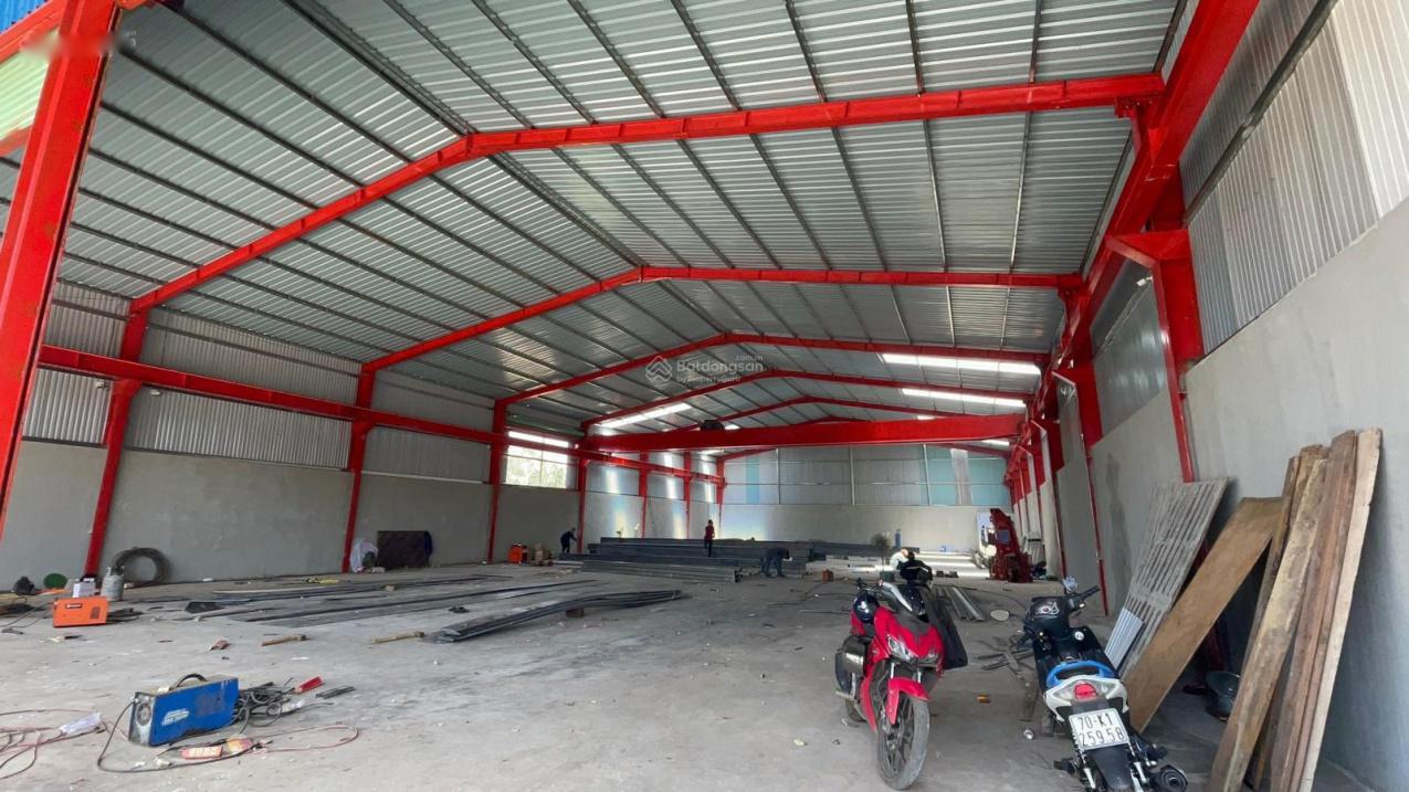 Cho thuê kho trung tâm thị trấn Phước An 1300m2 phù hợp làm sầu riêng