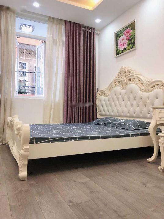 Cho thuê gấp phòng trọ 28 m2 tại Phố Phan Đăng Lưu - 3 - Phú Nhuận, giá 5 tr/tháng