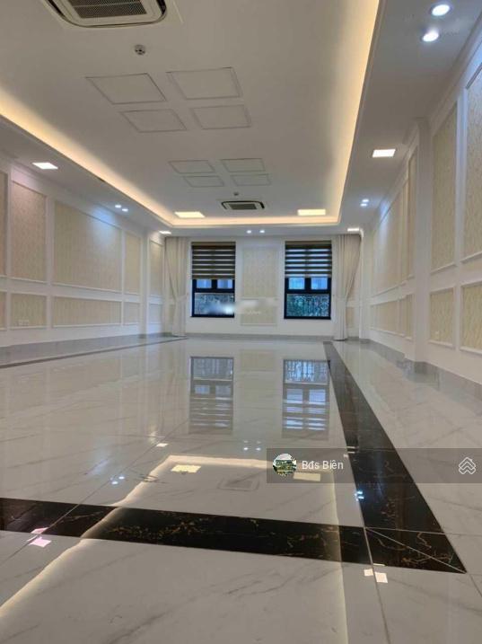 Cần cho thuê gấp nhà đất tại Phố Trung Kính, 180 m2, 8 tầng, sẵn nội thất, giá 100 tr/tháng