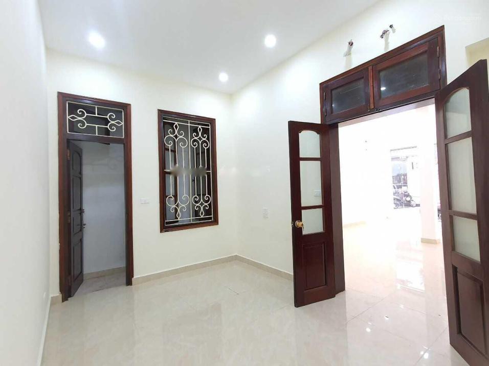 Cho thuê gấp căn nhà riêng tại Đường Láng - Láng Hạ - Đống Đa, 60 m2, 3 tầng, giá 19 triệu/tháng