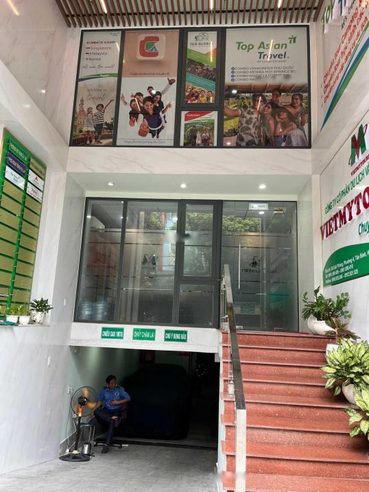 Văn phòng cho thuê gần sân bay - mặt tiền đường Giải Phóng