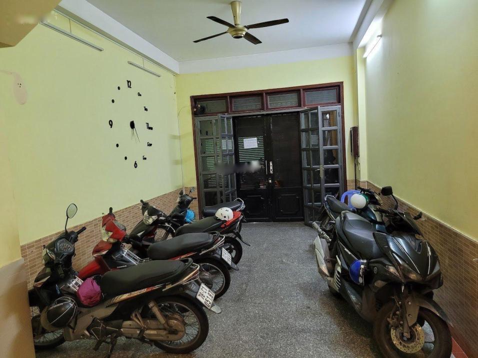 Cho thuê nhà trọ phòng trọ 23 m2 tại Đường Hoa Hồng - Phú Nhuận, sẵn nội thất, giá 4 triệu/tháng