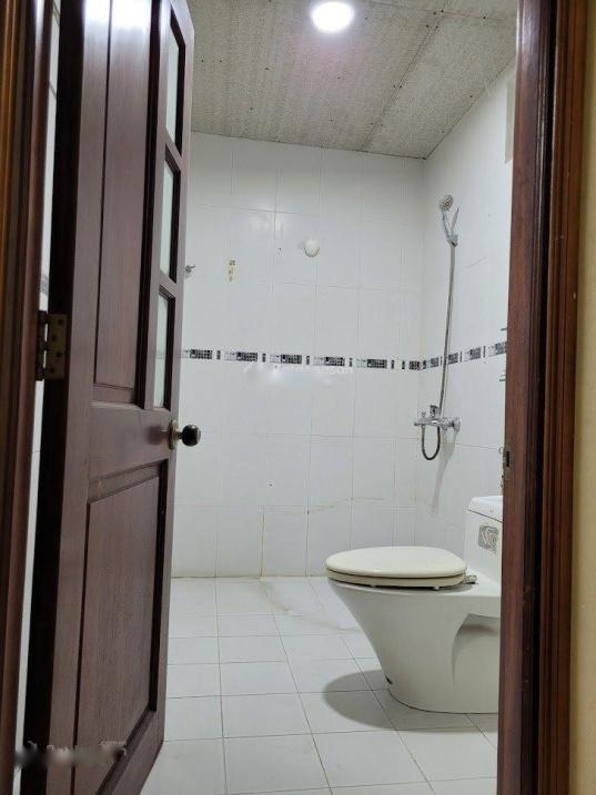 Cho thuê nhà trọ phòng trọ 23 m2 tại Đường Hoa Hồng - Phú Nhuận, sẵn nội thất, giá 4 triệu/tháng