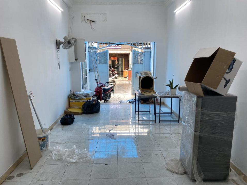 Cần cho thuê phòng 50 m2 tại Đường Nguyễn Trọng Tuyển - 8 - Phú Nhuận, giá 11 triệu/tháng