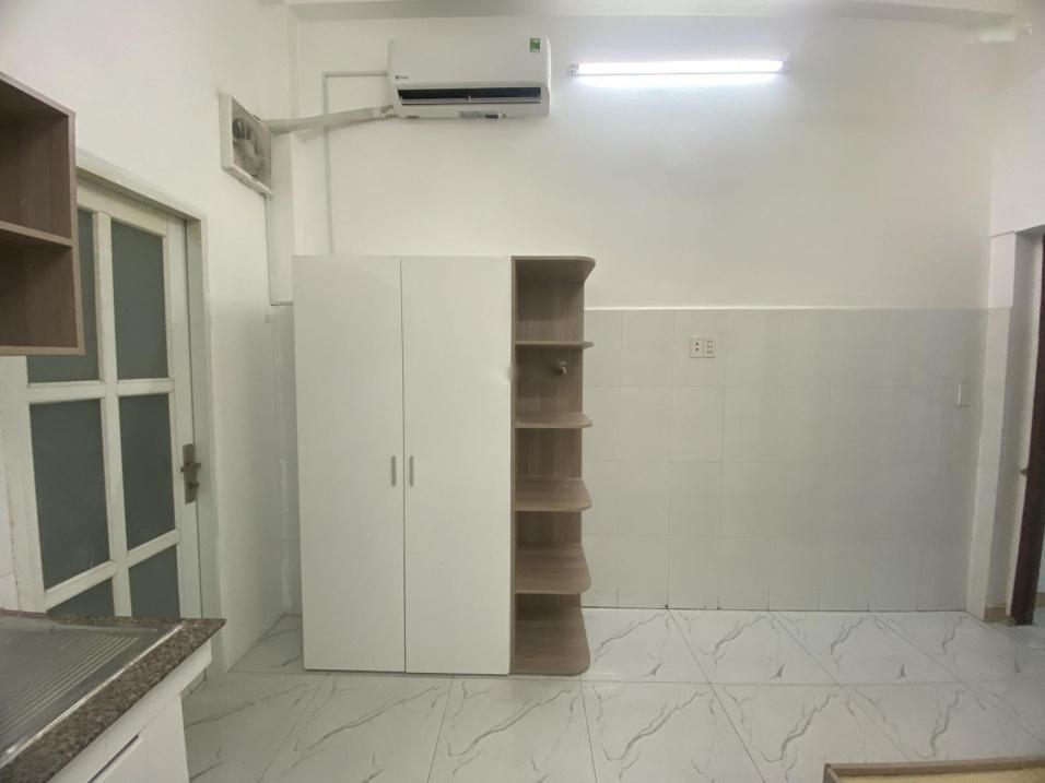 Cần cho thuê phòng 50 m2 tại Đường Nguyễn Trọng Tuyển - 8 - Phú Nhuận, giá 11 triệu/tháng