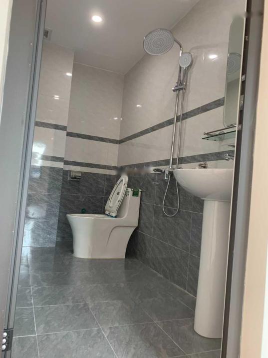 Cần cho thuê gấp căn nhà riêng tại Đường Xuân Phương, 30 m2, 5 tầng, giá 10 triệu/tháng