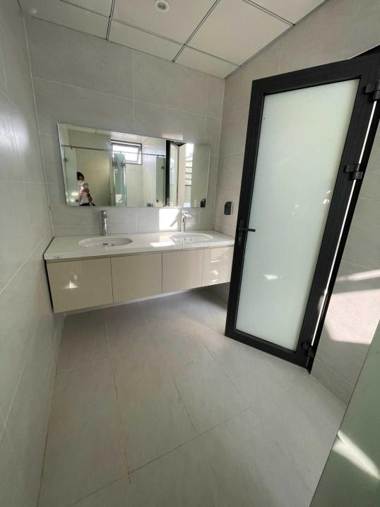 Cho thuê gấp nhà mặt tiền QUẬN 2 chỉ 30tr/ tháng