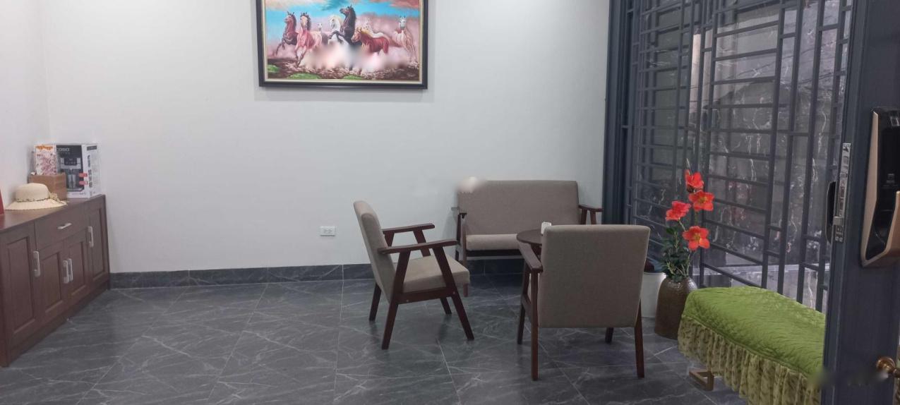 Cho thuê sàn Văn Phòng phố Võng Thị quận Tây Hồ 16 triệu 1 tháng.