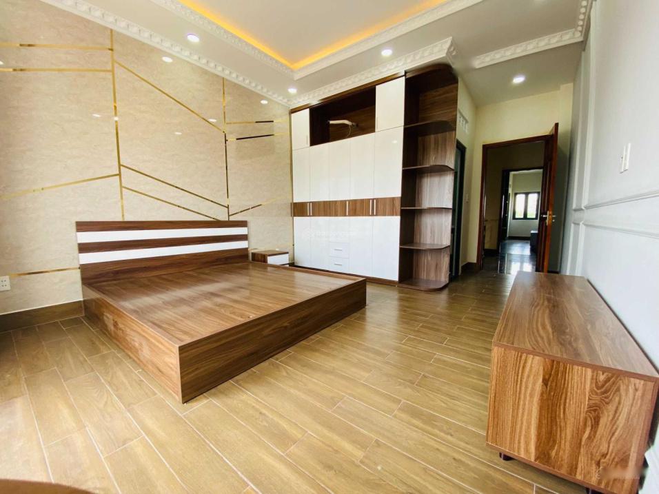 Cho thuê nhà shr tại Thủ Đức, 104 m2, 3 tầng, sẵn nội thất, giá 22 tr/tháng