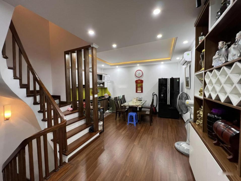 Sở hữu nhà riêng 5 tầng, 50 m2, mặt tiền 4m tại Đường Đội Cấn - Ba Đình, giá 11,3 tỷ