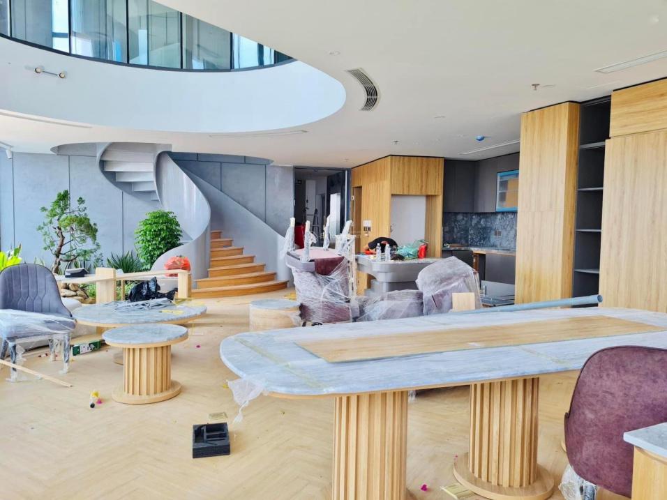 Sở hữu ngay nhà mặt tiền 10 tầng, 246 m2, mặt tiền 10m tại Đường Âu Cơ - Tây Hồ, giá 102 tỷ