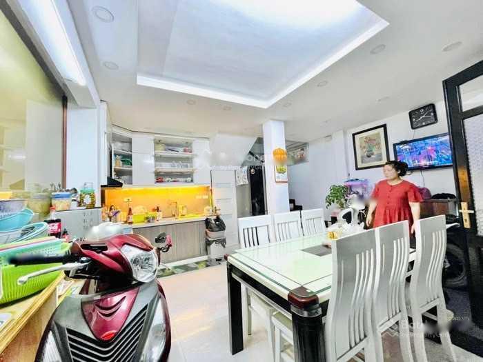 Cần bán gấp nhà sổ riêng 6 tầng, 32 m2 tại Đường Minh Khai - Vĩnh Tuy - Hai Bà Trưng, giá 5,9 tỷ - Ảnh 1