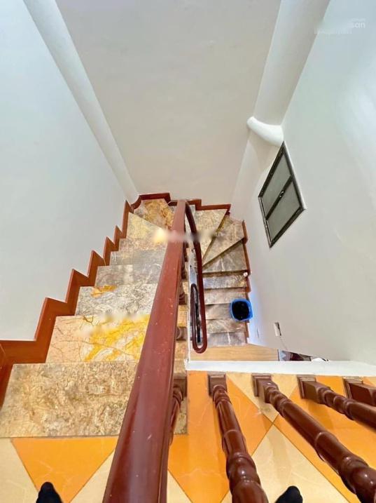 Cần bán nhà sổ riêng 4 tầng, 42 m2, mặt tiền 3m, hướng Đông - Nam tại Long Biên, giá 4,15 tỷ - Ảnh 1