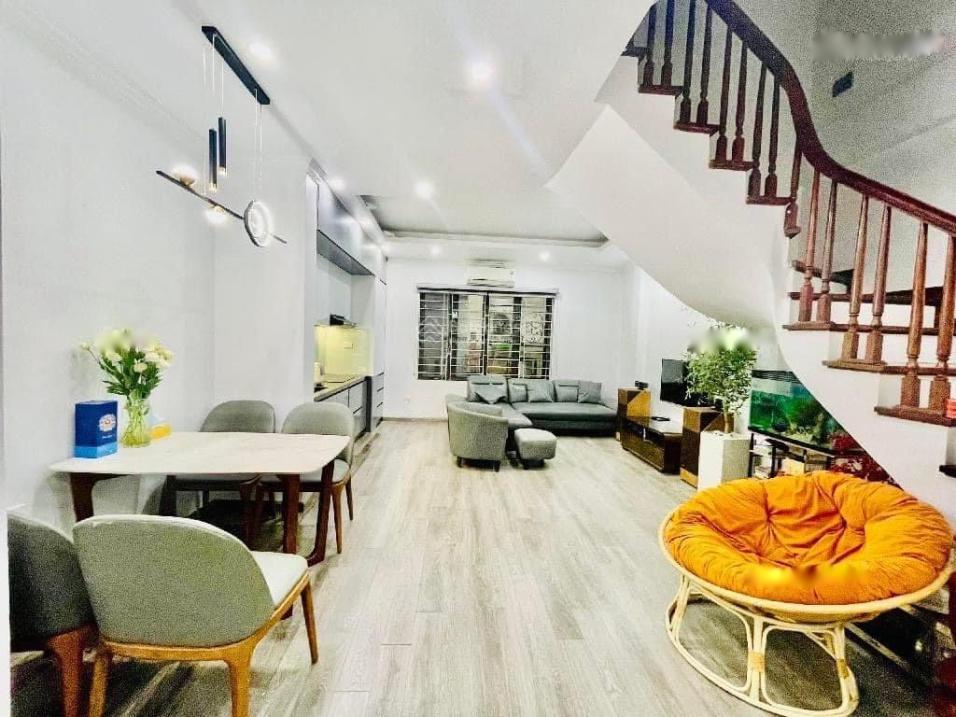 Bán nhanh căn nhà riêng 5 tầng, 40 m2, mặt tiền 4m tại Phố 8/3 - Hai Bà Trưng, giá 6,5 tỷ - Ảnh 1