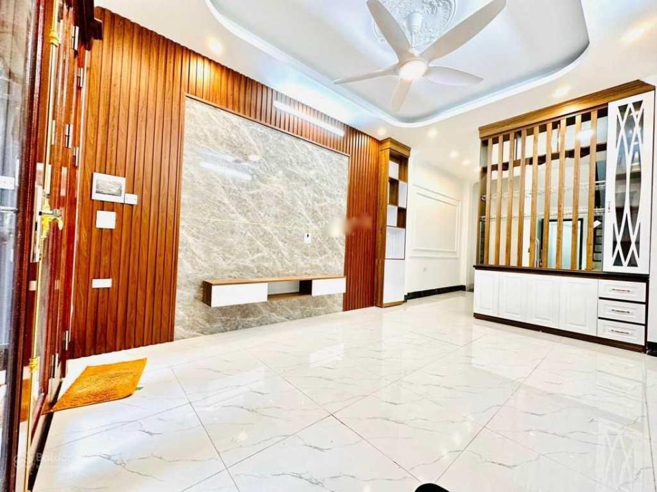 Cần bán căn nhà 5 tầng, 38 m2 tại Đường Dương Văn Bé - Vĩnh Tuy - Hai Bà Trưng, giá 4,8 tỷ