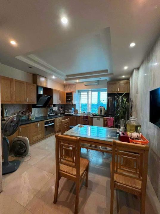 Bán gấp căn nhà riêng 5 tầng, 50 m2, mặt tiền 4m tại Đường Nguyễn Phong Sắc, giá 11,8 tỷ