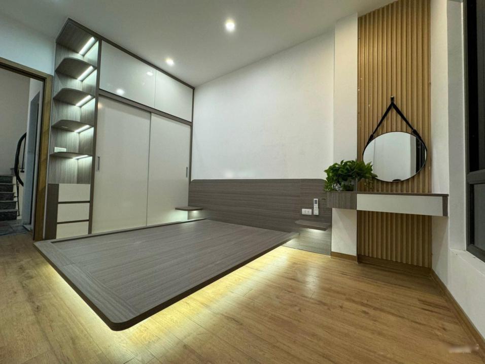 Chuyển nhượng căn nhà 4 tầng, 28 m2, mặt tiền 3m tại Đường Phan Đình Giót, giá 3,38 tỷ