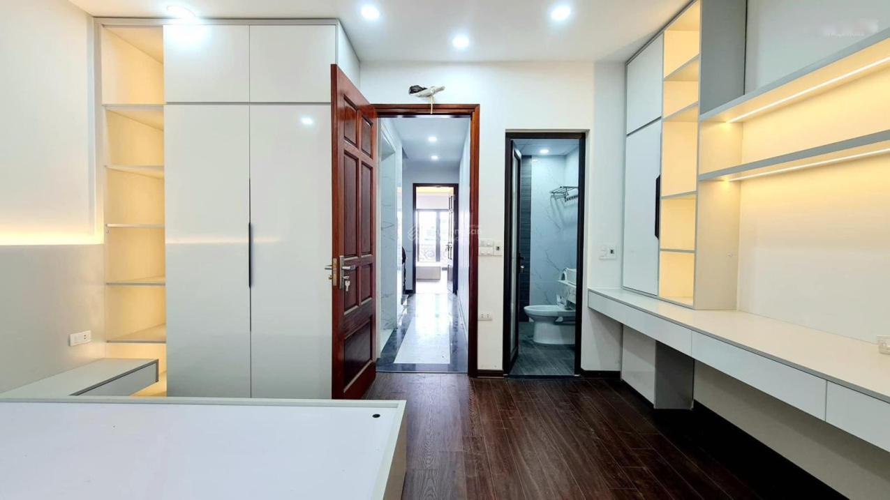 Cần bán nhanh nhà shr 5 tầng, 59 m2 tại Đường Trương Định - Hoàng Văn Thụ - Hoàng Mai, giá 8,99 tỷ