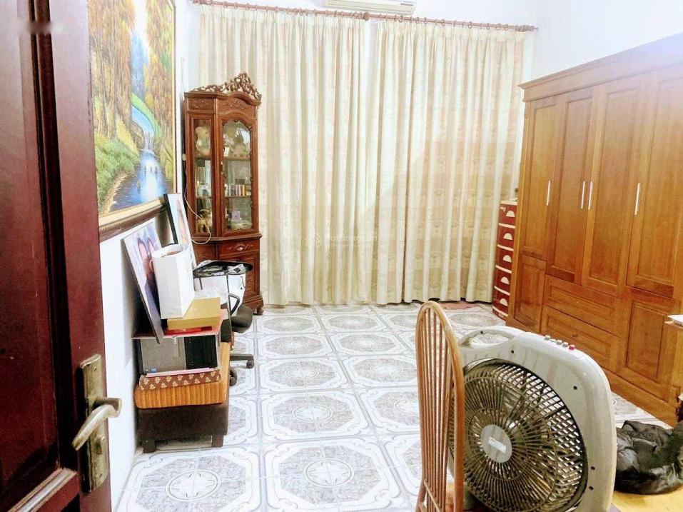 Cần bán gấp bán nhanh nhà sổ riêng 4 tầng, 52 m2 tại Đường Giải Phóng - Thanh Xuân, giá 5,5 tỷ