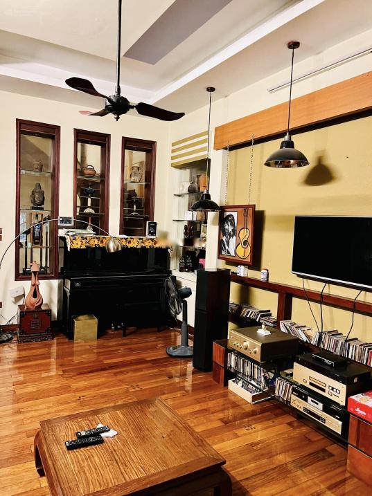 Cần bán ngay nhà sổ riêng 5 tầng, 62 m2, mặt tiền 4m tại Phố Trung Kính - Cầu Giấy, giá 19 tỷ