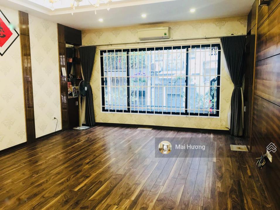 Bán gấp nhà mặt phố 5 tầng, 65 m2, mặt tiền 4m, hướng Bắc tại Đường Vũ Thạnh - Đống Đa, giá 15 tỷ