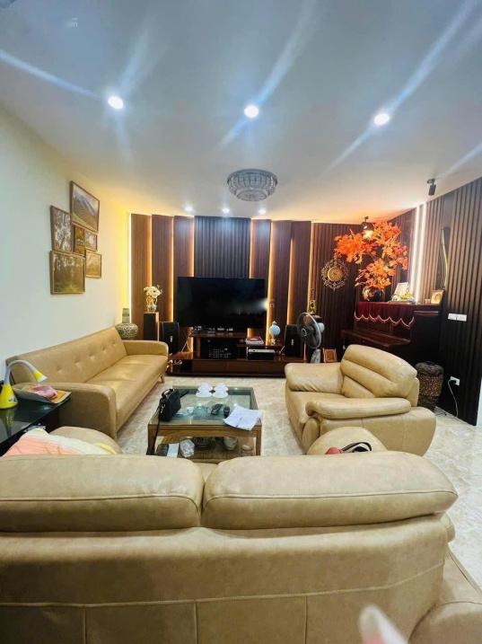 Cần bán ngay nhà mặt phố 6 tầng, 46 m2, mặt tiền 4m, hướng Bắc tại Đông Anh, giá 4,7 tỷ