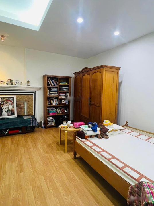 Cần bán ngay nhà mặt phố 6 tầng, 46 m2, mặt tiền 4m, hướng Bắc tại Đông Anh, giá 4,7 tỷ