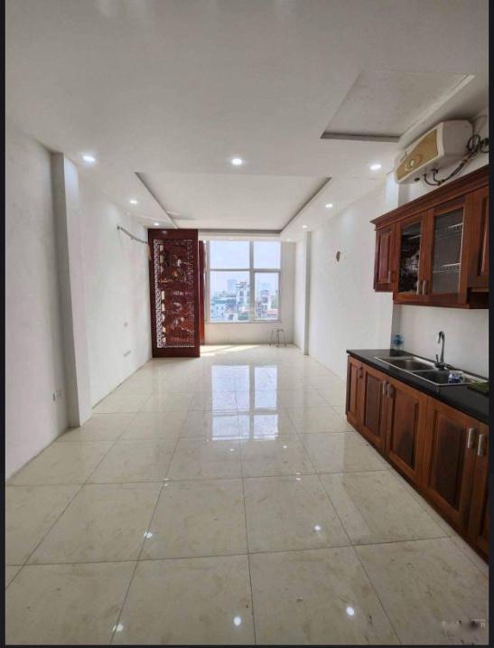 Cần bán nhà mặt phố đẹp 5 tầng, 48 m2, mặt tiền 4m tại Đường Lạc Long Quân - Tây Hồ, giá 17,5 tỷ