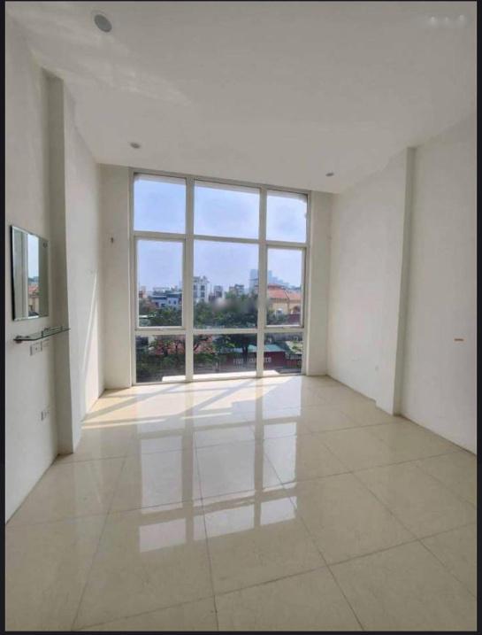 Cần bán nhà mặt phố đẹp 5 tầng, 48 m2, mặt tiền 4m tại Đường Lạc Long Quân - Tây Hồ, giá 17,5 tỷ