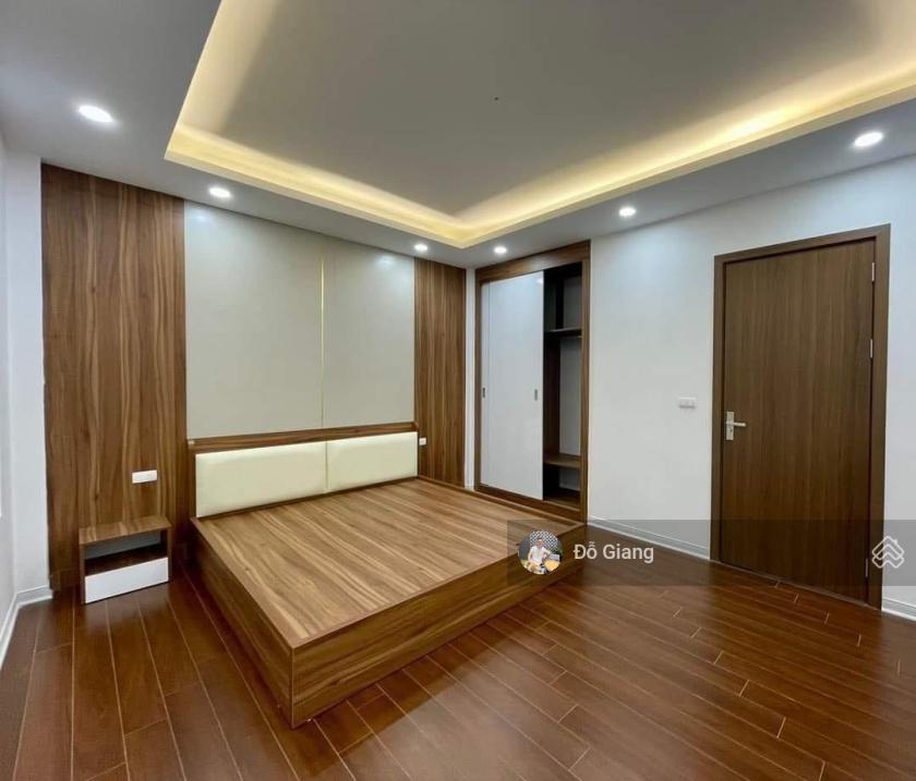 Cần bán nhanh nhà sổ riêng 2 tầng, 30 m2 tại Đường Đội Cấn - Ngọc Hà - Ba Đình, giá 3,9 tỷ