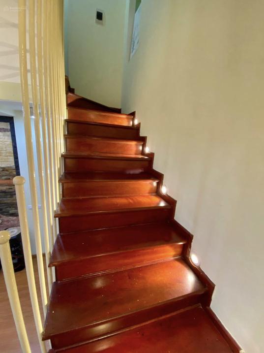 Sở hữu ngay nhà shr 6 tầng, 39 m2, mặt tiền 4m tại Phố Hào Nam - Đống Đa, giá 5,5 tỷ