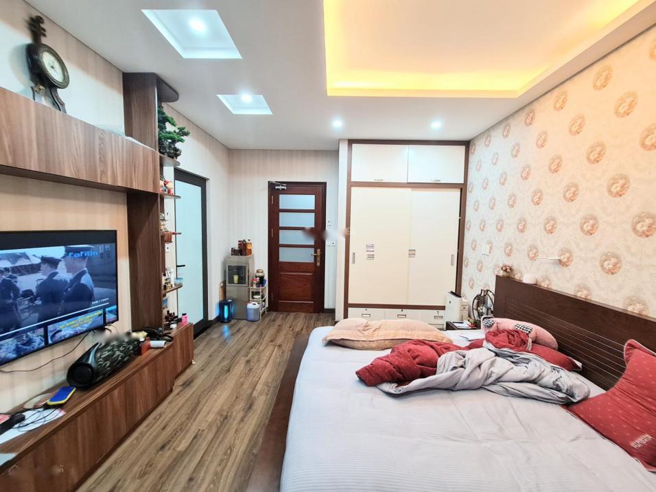 Chuyển nhượng nhà riêng sổ đỏ 69 m2 tại Phố Xã Đàn - Phương Liên - Đống Đa - Hà Nội, giá 79,9 tỷ