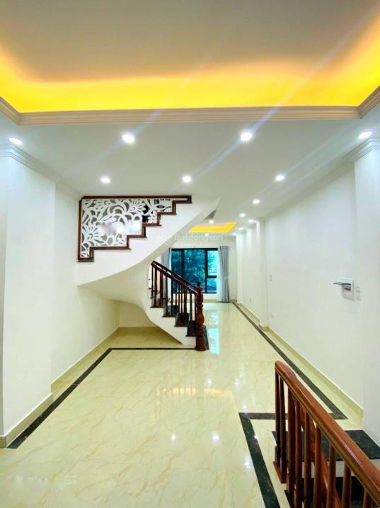 Cần bán gấp nhà đất 5 tầng, 39 m2, mặt tiền 4m tại Đường Ngô Thì Nhậm - Hà Đông, giá 5,4 tỷ