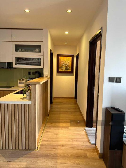 Bán căn chung cư 2 phòng ngủ, 82 m2, giá 4,26 tỷ tại Đường Thành Thái - Cầu Giấy - Hà Nội