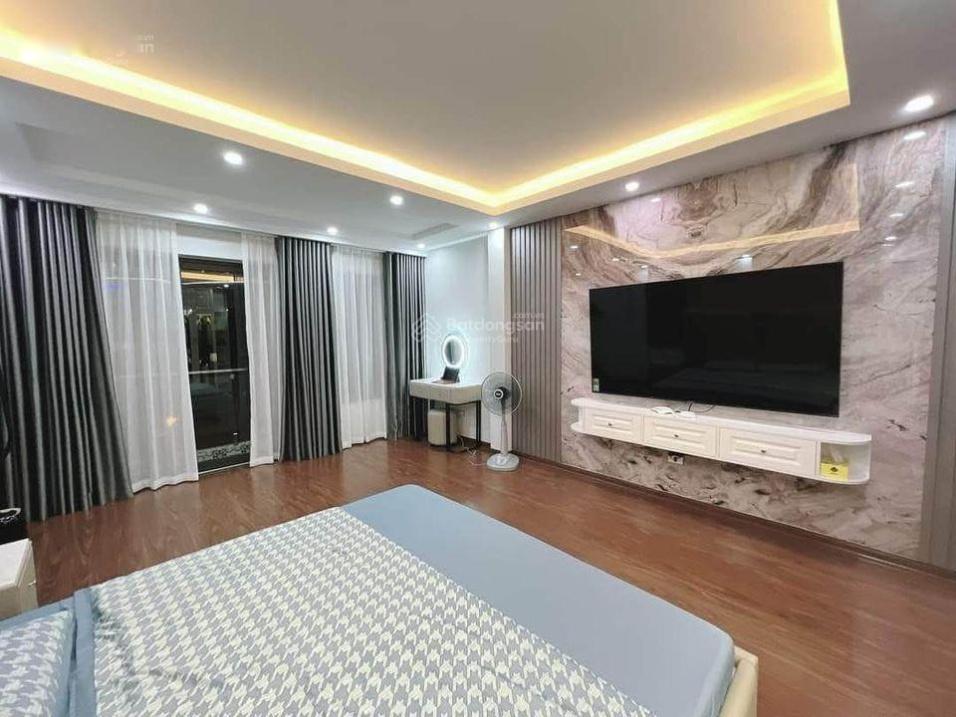 Cần bán gấp bán nhanh căn nhà riêng 7 tầng, 42 m2, mặt tiền 4m tại đường Thụy Khuê, thỏa thuận