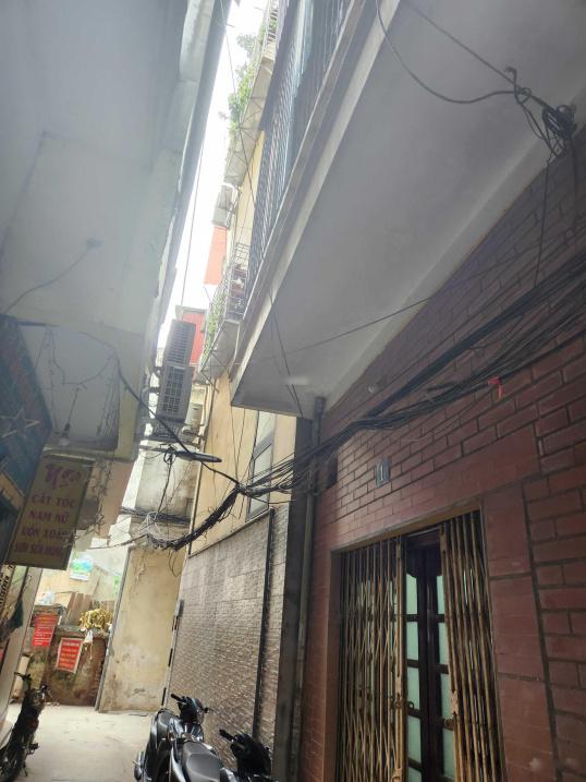 Cần bán gấp căn nhà đẹp 3 tầng, 30 m2, mặt tiền 5m tại Đường Trần Hữu Tước - Đống Đa, giá 3,3 tỷ