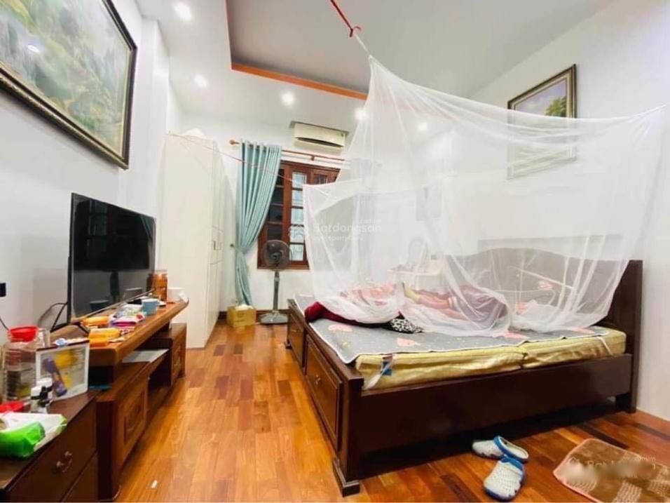 Cần bán gấp bán nhanh nhà riêng sổ đỏ 4 tầng, 50 m2 tại Phố Lê Trọng Tấn - Hà Đông, giá 7,65 tỷ