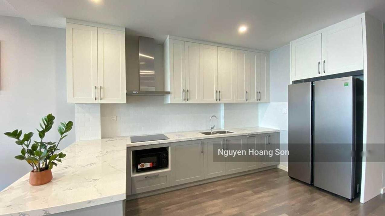 Cần bán ngay nhà chung cư 3 phòng ngủ, 100 m2, giá 5,5 tỷ tại Cầu Giấy - Hà Nội