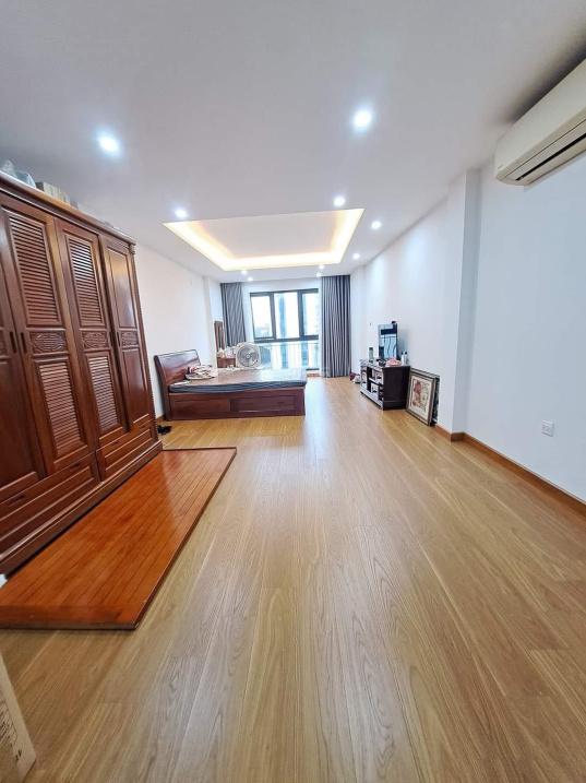 Sở hữu ngay nhà đất 6 tầng, 45 m2, hướng Đông - Nam tại Phố Trung Hòa - Cầu Giấy, giá 12,5 tỷ